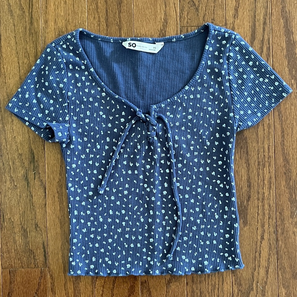 SO Women’s Juniors Navy Floral Blouse